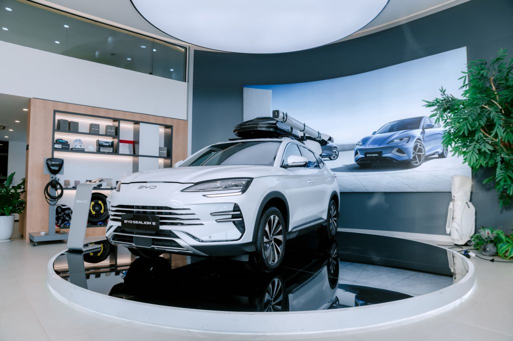 sự kiện ra mắt byd sealion 6