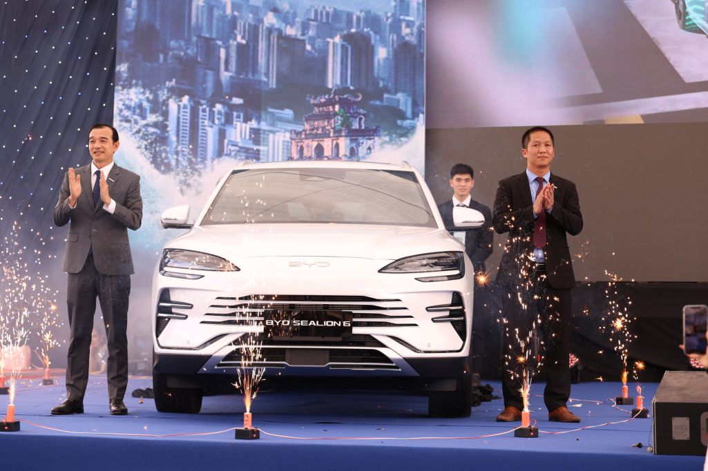 sự kiện ra mắt byd sealion 6