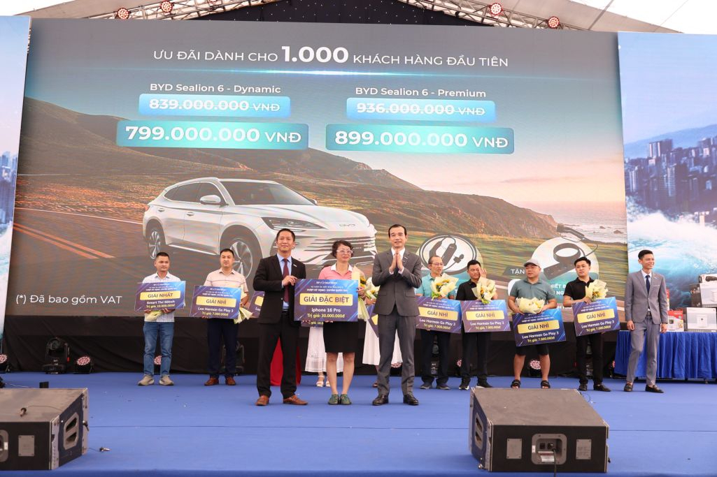 sự kiện ra mắt byd sealion 6