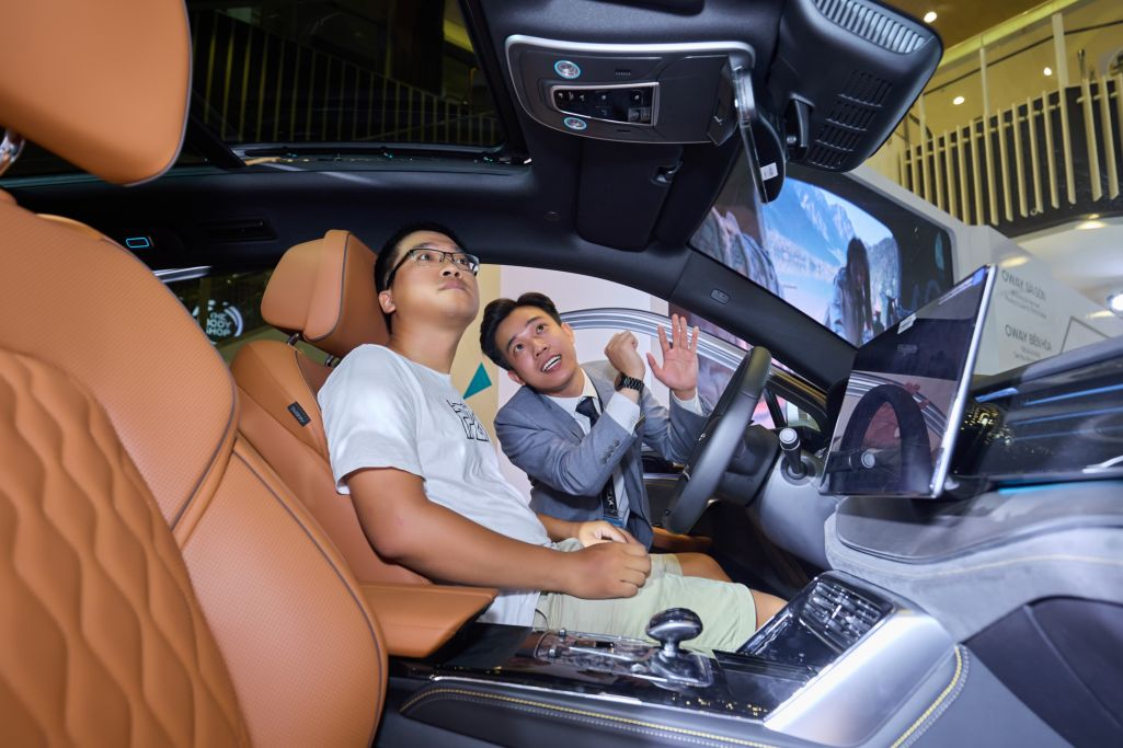 sự kiện ra mắt byd sealion 6