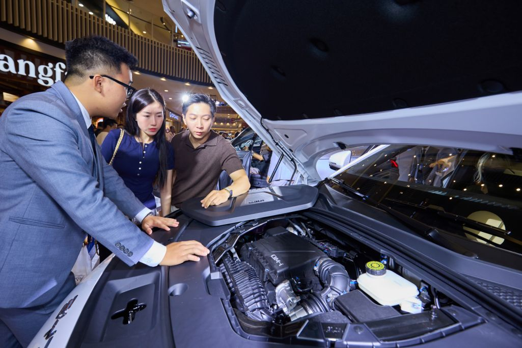 sự kiện ra mắt byd sealion 6