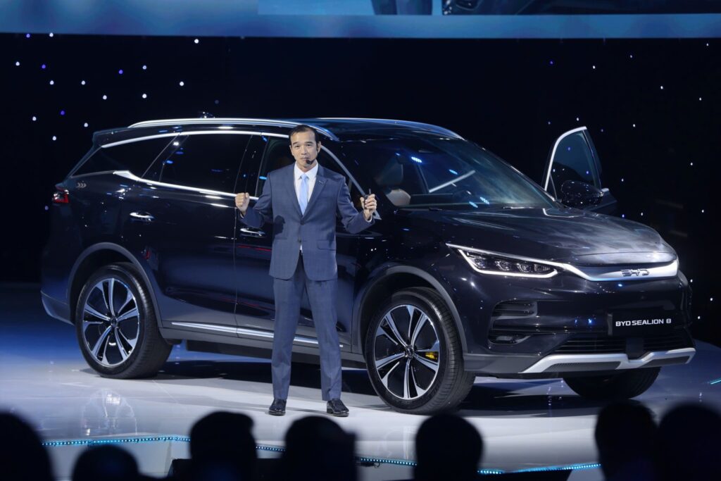 Sự kiện ra mắt xe BYD Sealion 8