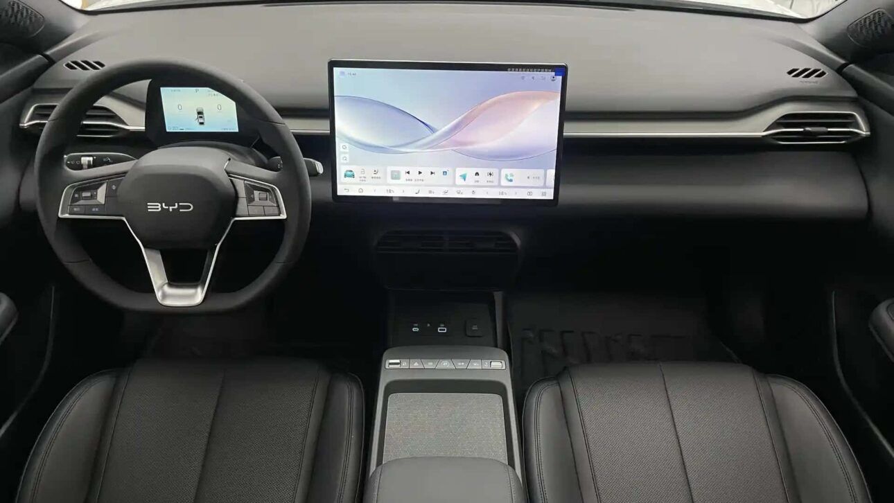 BYD e7