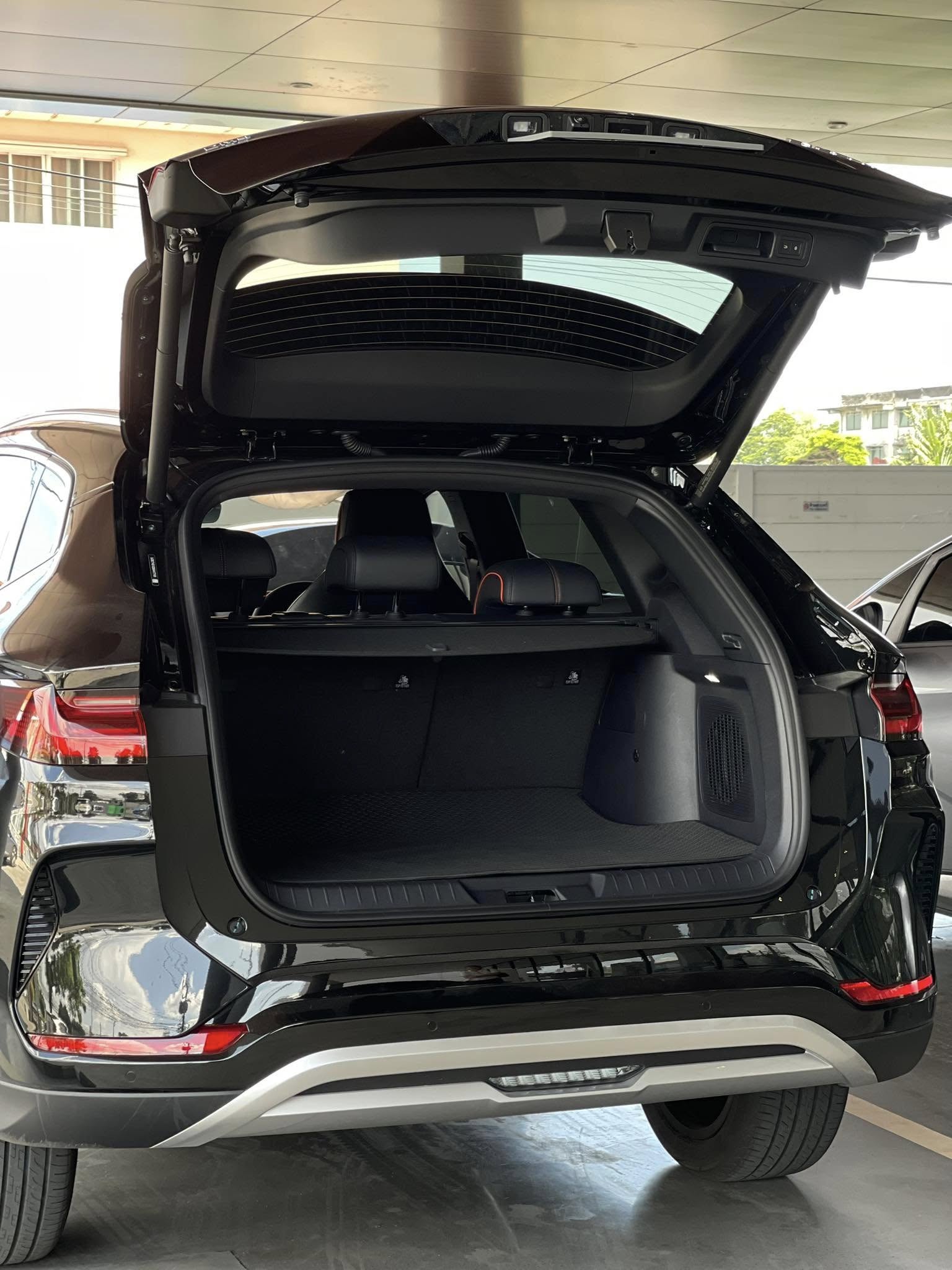 BYD Sealion 6 PHEV